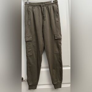 Gymshark Men’s Cargo Joggers in Olive green Size M – Athletic Utility Pants